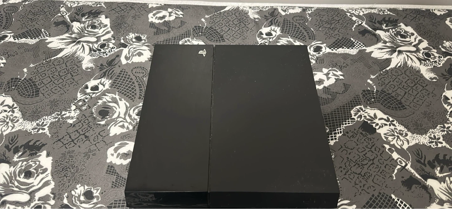 PlayStation 4 Console with 2 Controllers - photo 4