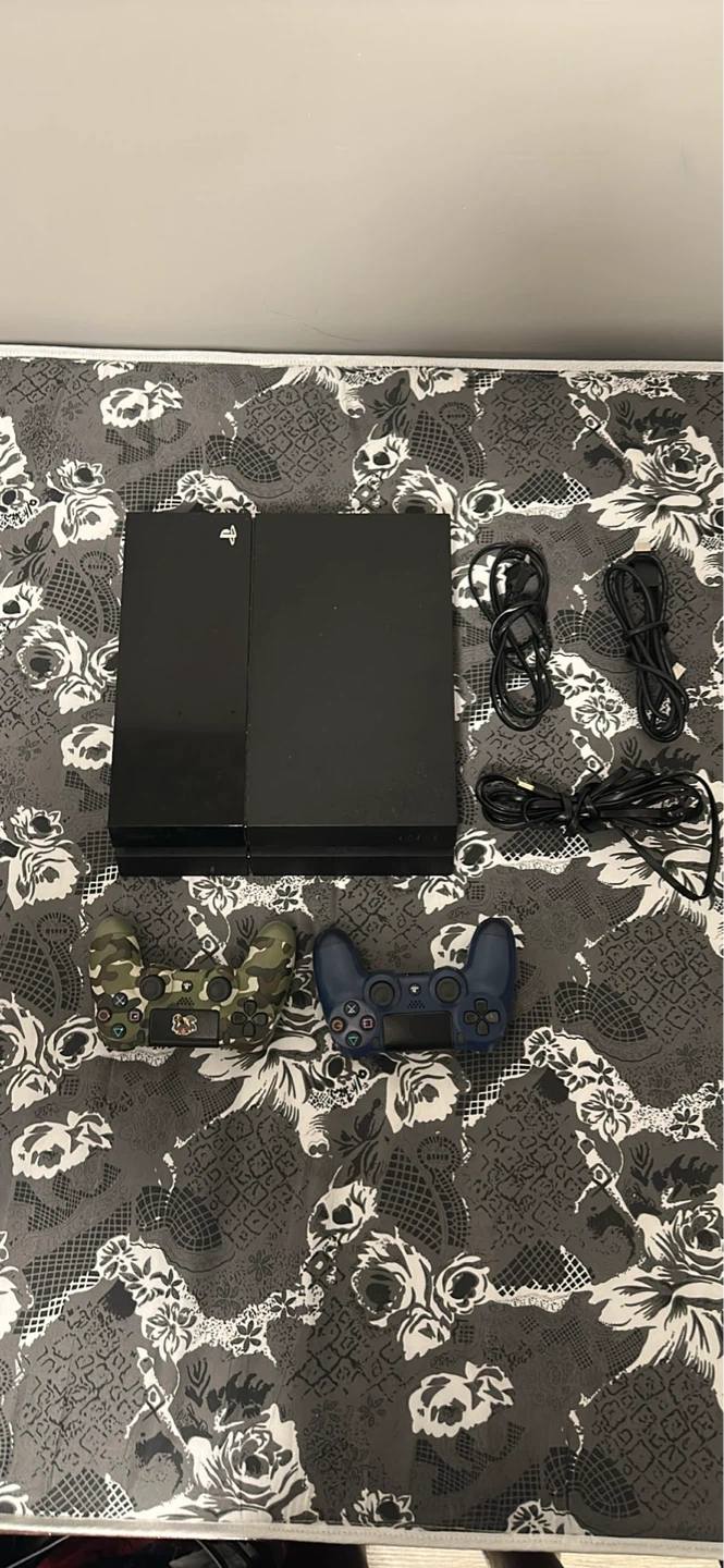 PlayStation 4 Console with 2 Controllers - photo 2