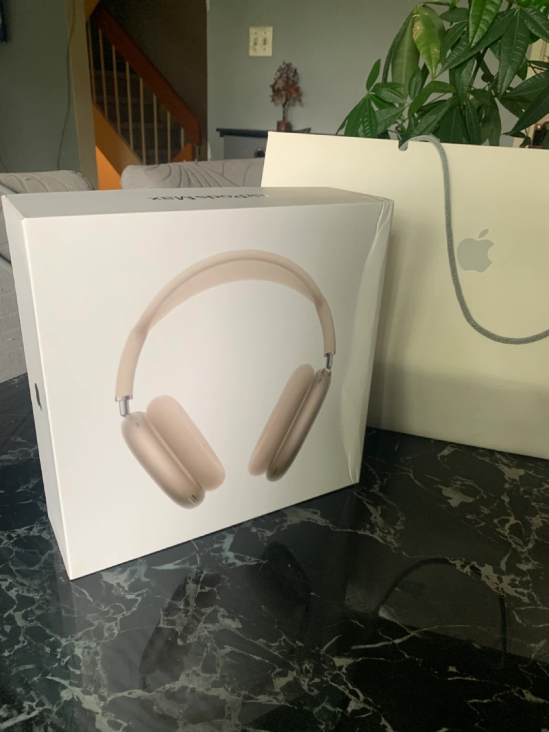 AirPods Max (USB-C) Starlight Brand New & Sealed