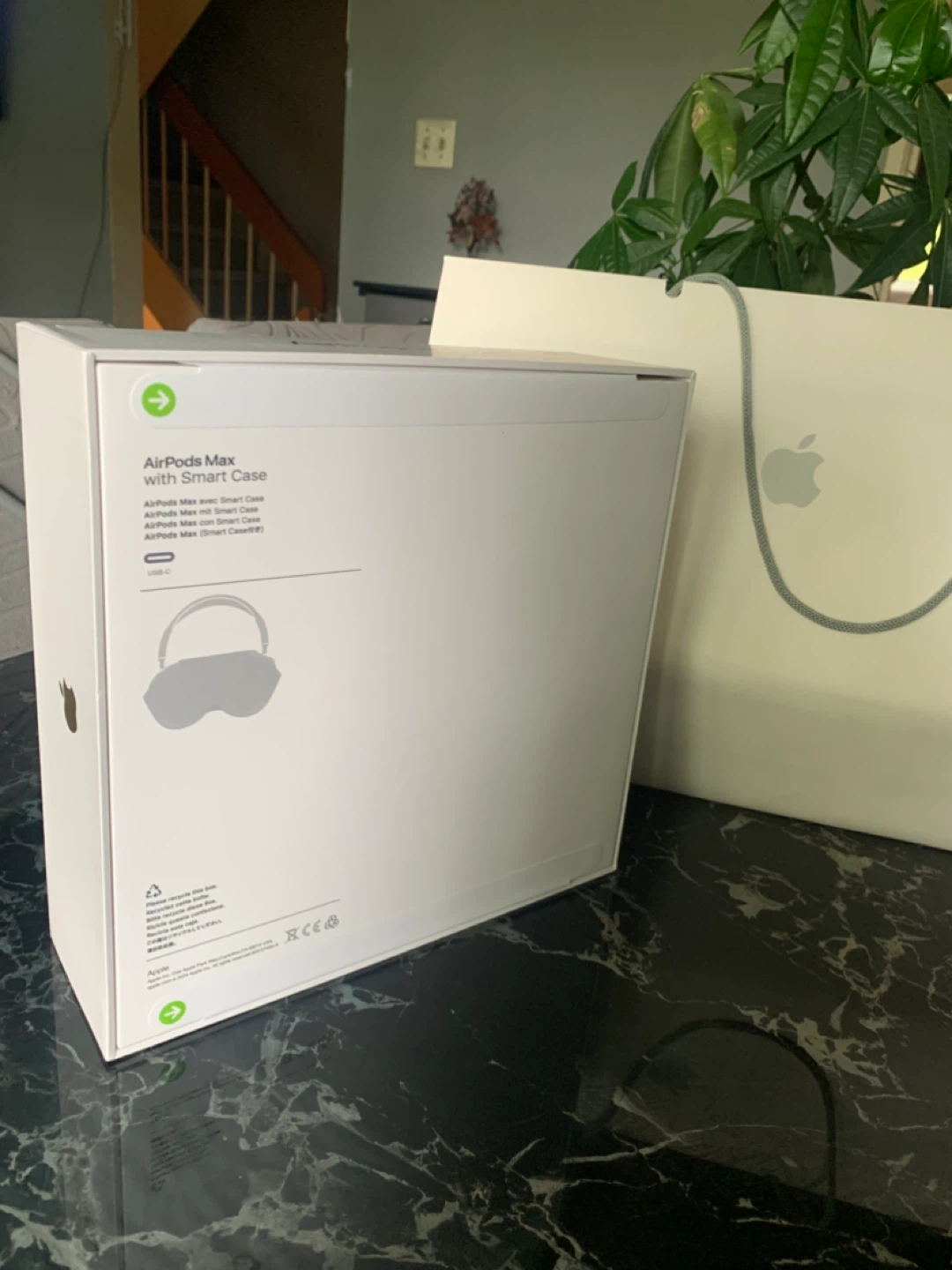 AirPods Max (USB-C) Starlight Brand New & Sealed - photo 2