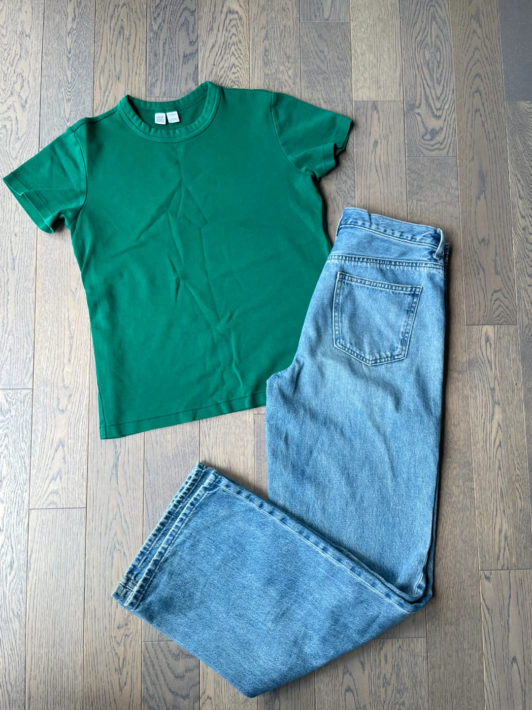 Green T-Shirt and Blue Jeans Outfit, size S - photo 4