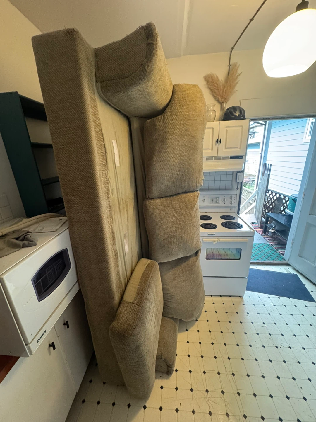 FREE! Moss-Green Couch! Very comfy, won’t fit in new apartment - photo 3