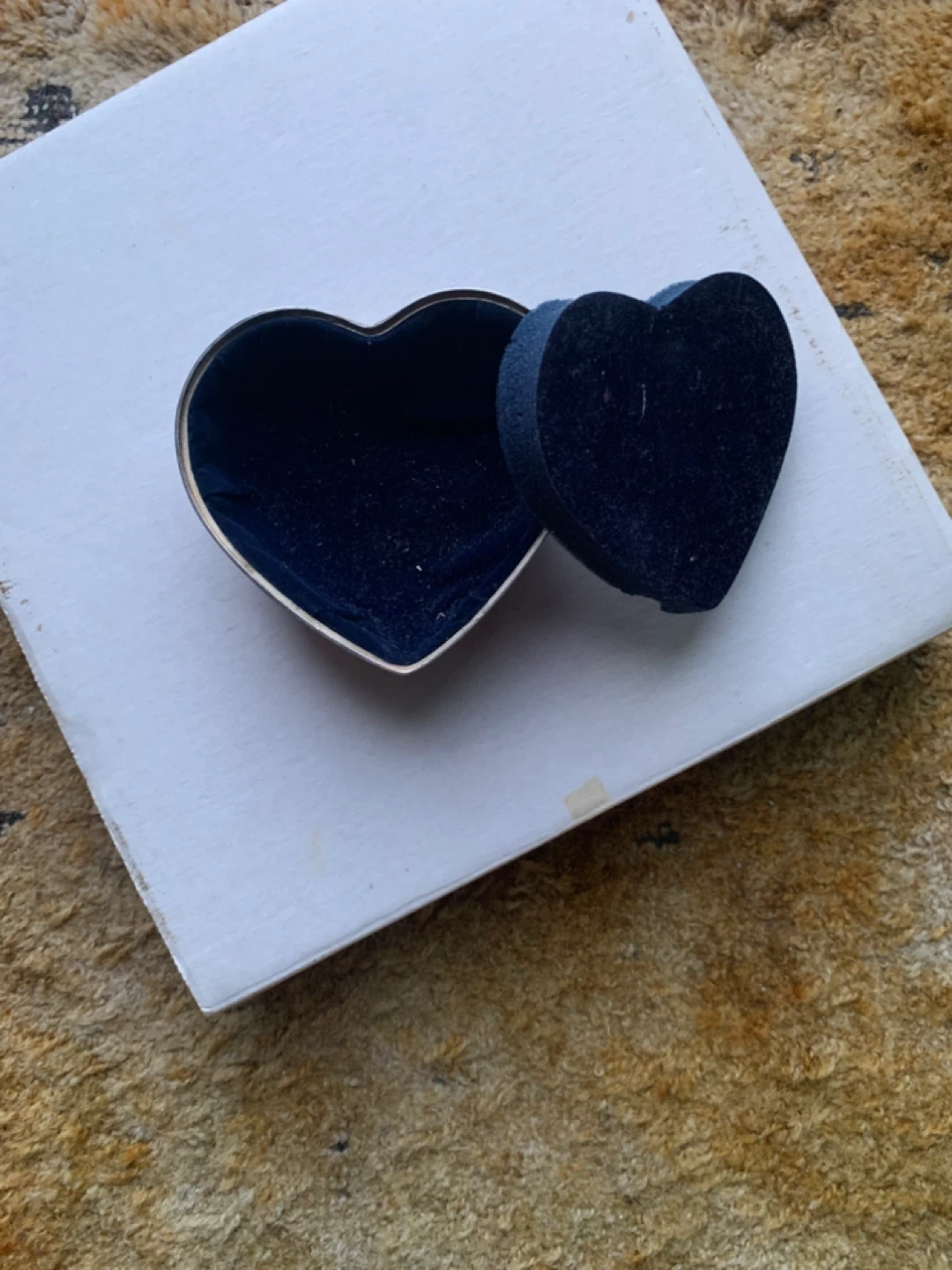 Heart-shaped Trinket Box with Velvet Lining - photo 3