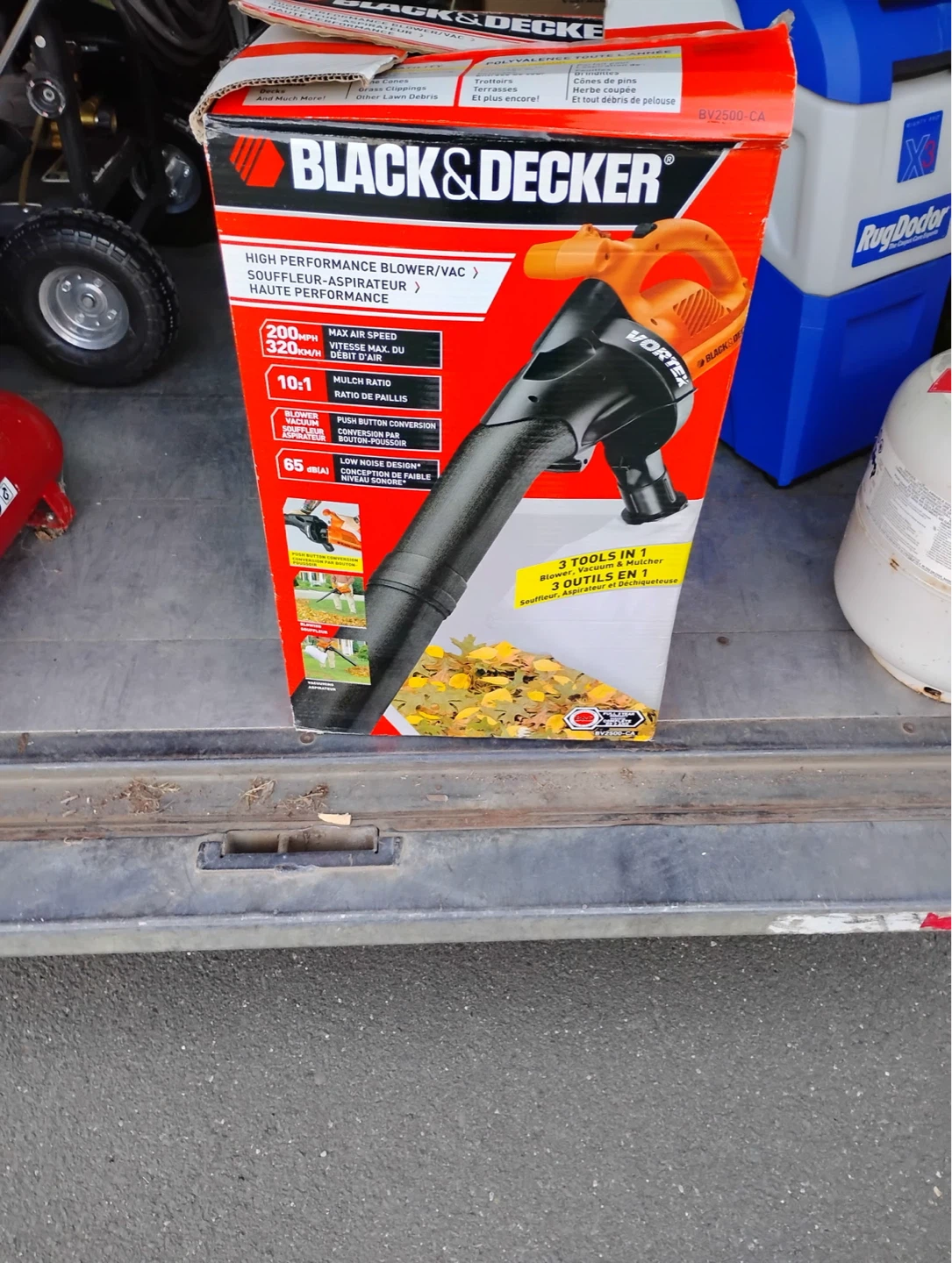 Black & Decker BV2500-CA 3-in-1 Leaf Blower/Vacuum/Mulcher