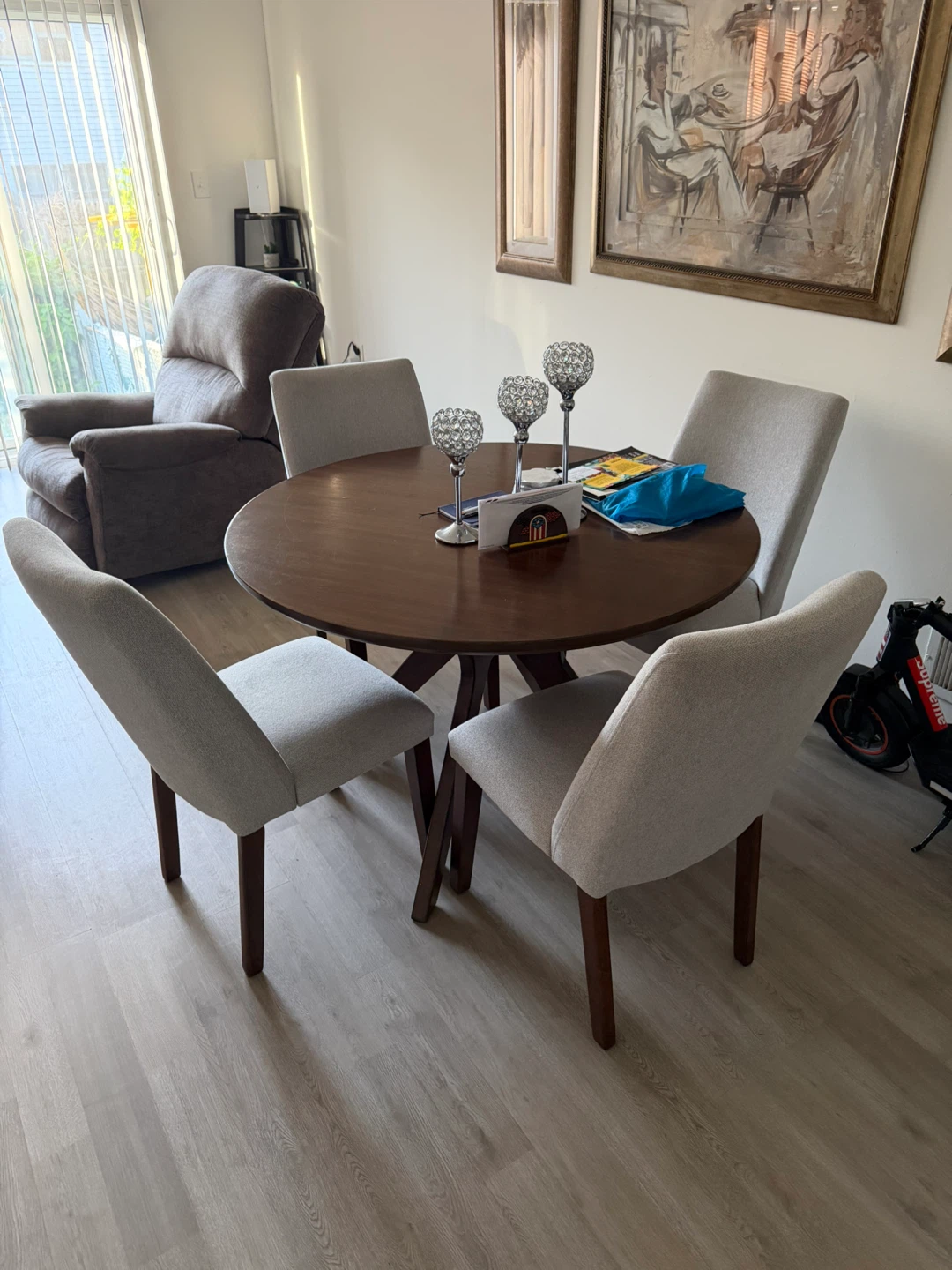 Round Dining Table with 4 Chairs