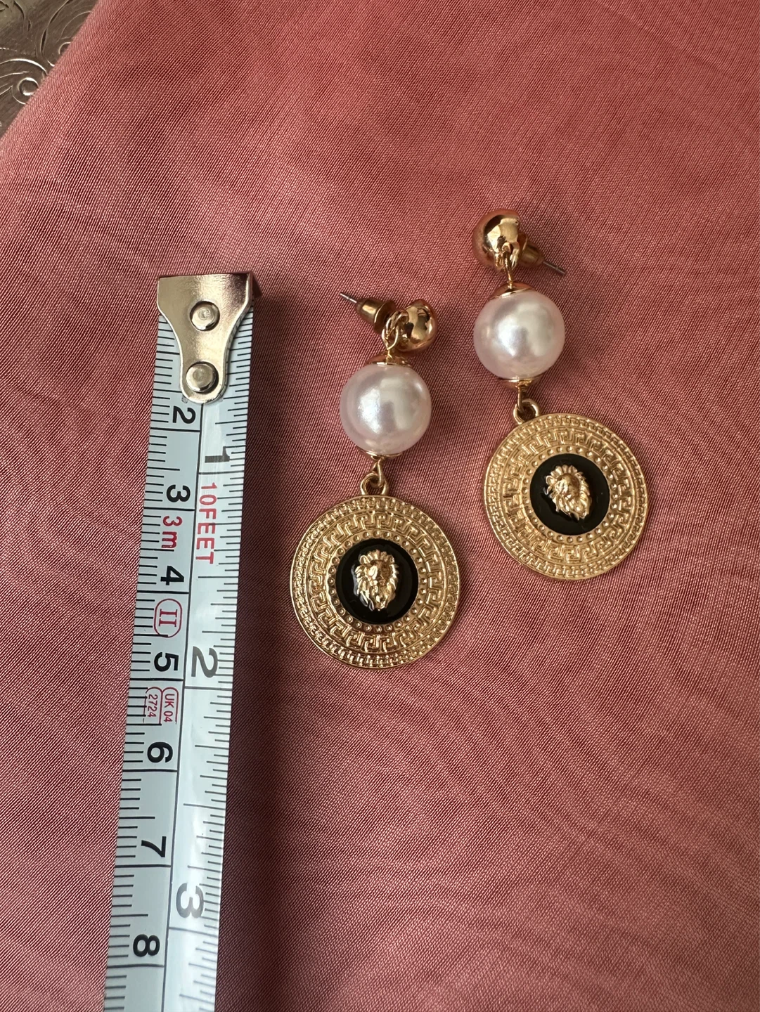 Gold tone pearl and lion head dangle earrings - photo 2