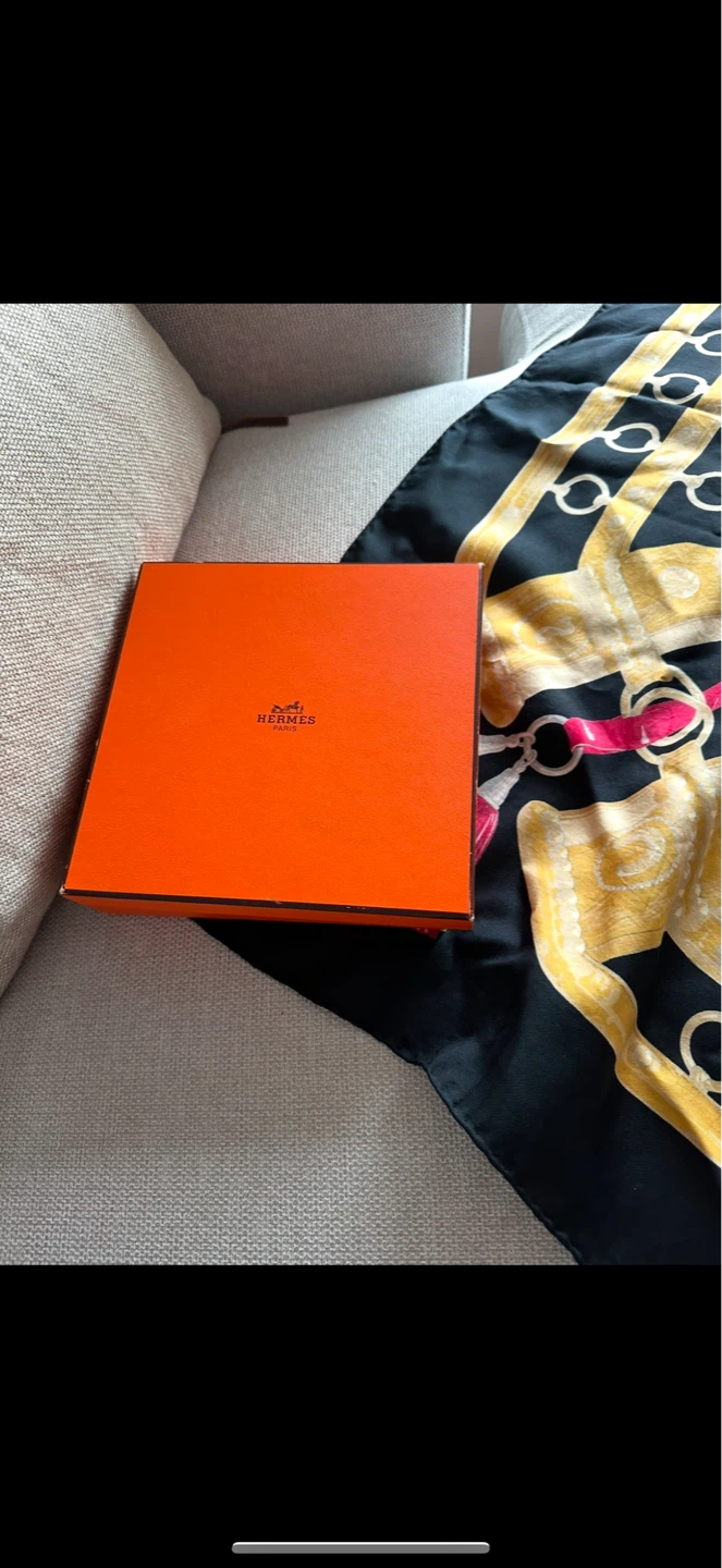 Hermès Silk Scarf with Box - photo 2