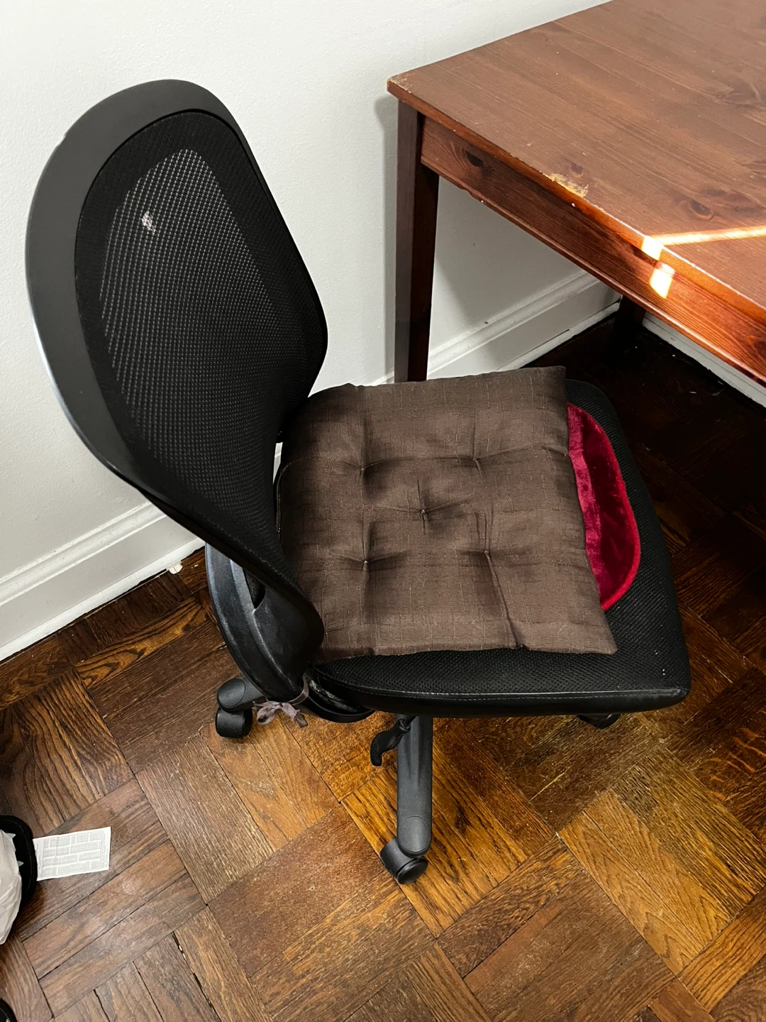Black Office Chair with Tufted Seat Cushion