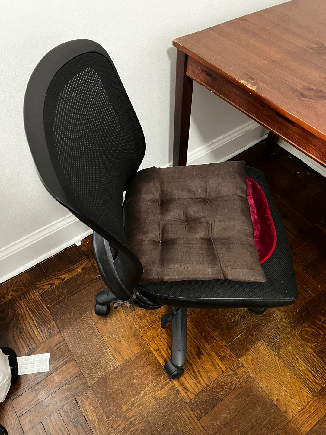 Black Office Chair with Tufted Seat Cushion - photo 2