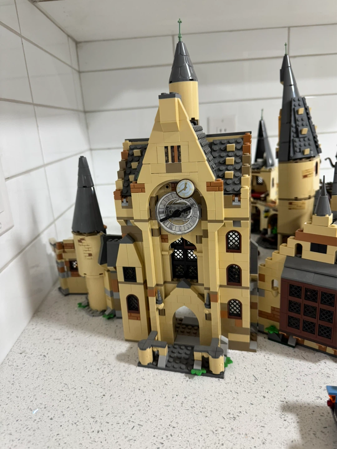 LEGO Harry Potter Hogwarts Castle Set - photo 2