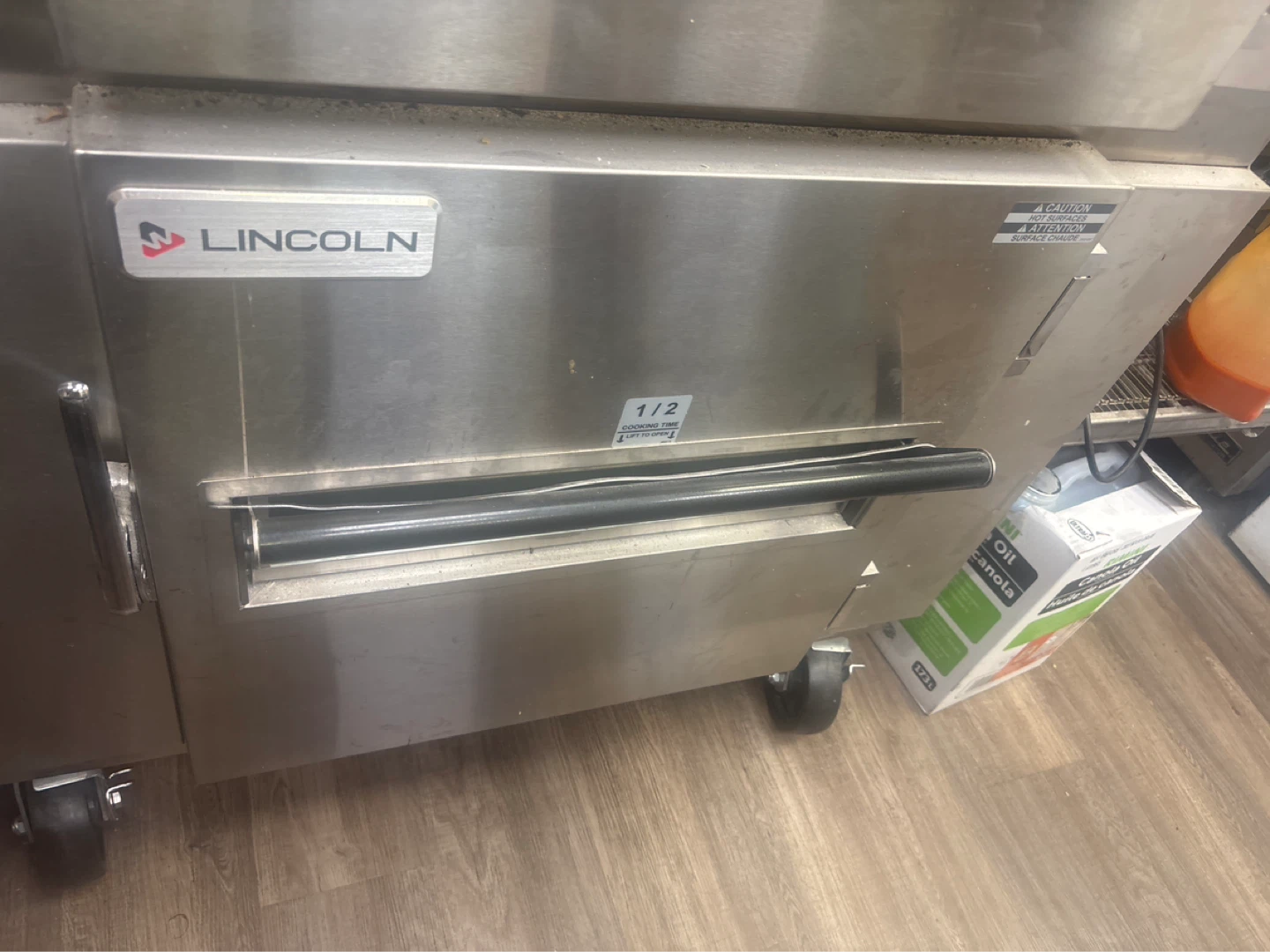 Lincoln Commercial Conveyor Toaster Oven - photo 2