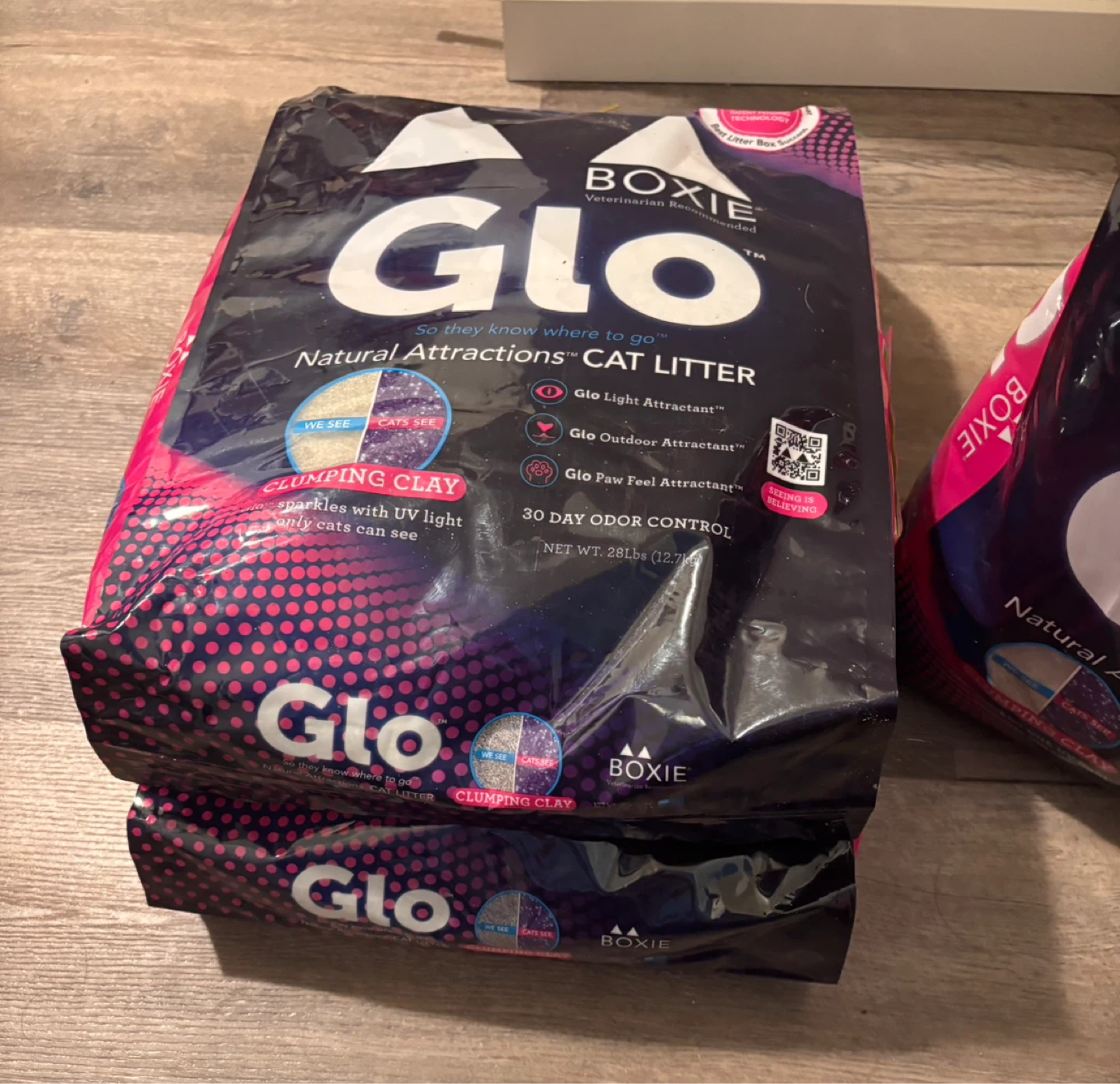 BOXIE GLO Natural Attractions Clumping Clay Cat Litter 28lbs