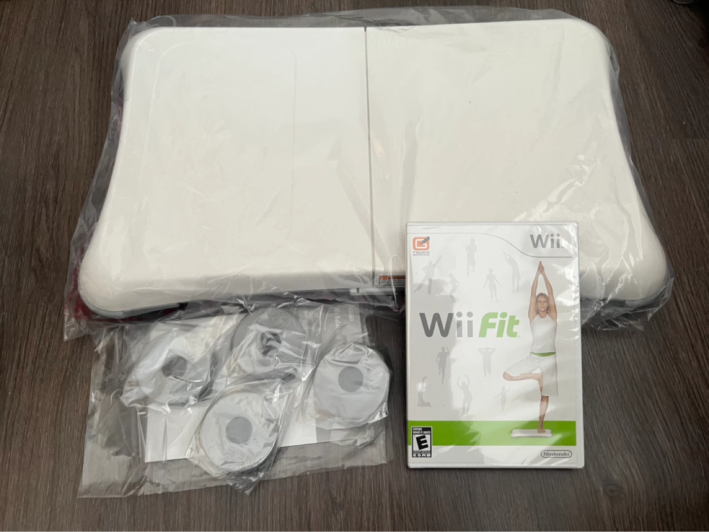 Nintendo Wii Fit Bundle with Games - photo 2