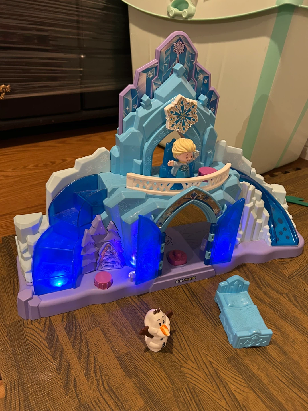 Fisher-Price Little People Disney Elsa's Ice Palace Playset - photo 3