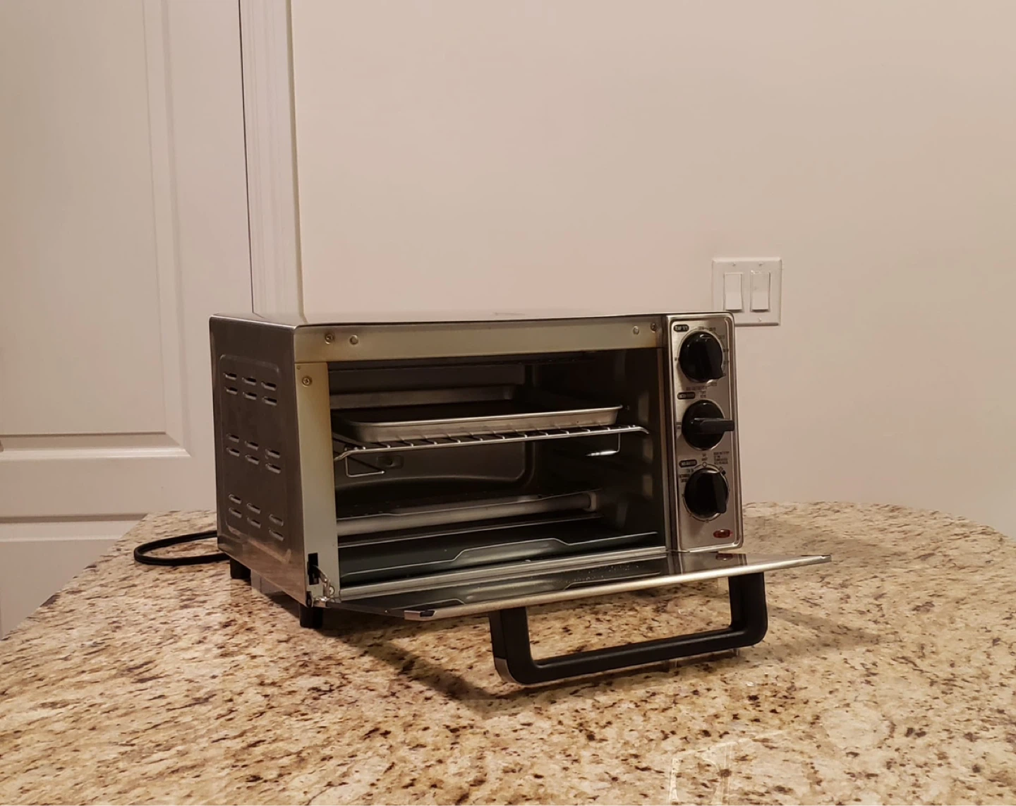 Hamilton beach toaster Oven - photo 2