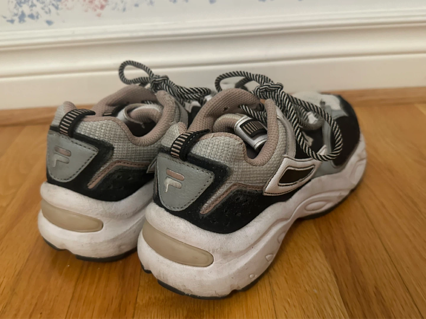 Fila Running Shoes-Size 6.5 - photo 2