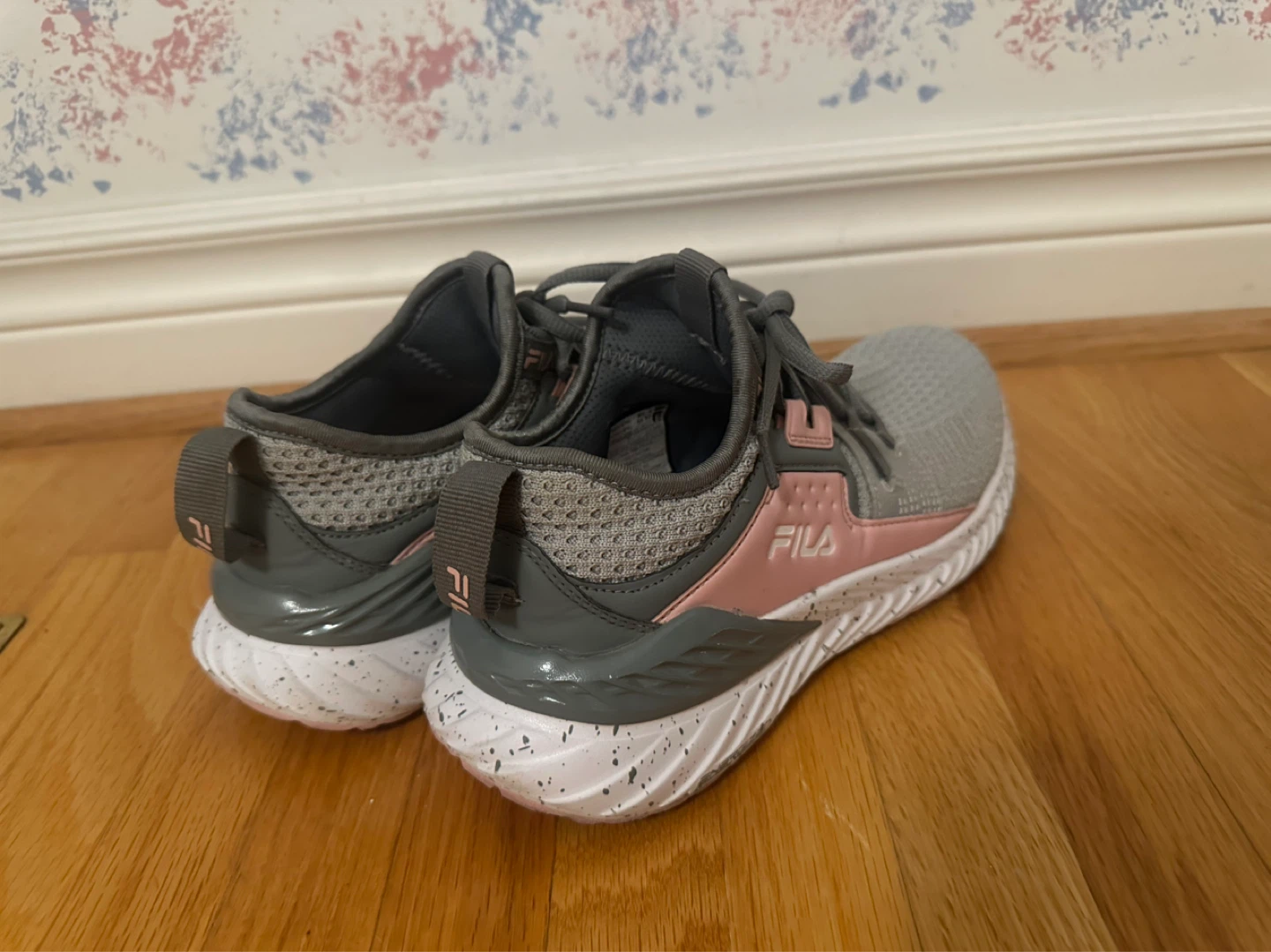 Fila Running Shoes-Size 7 - photo 2