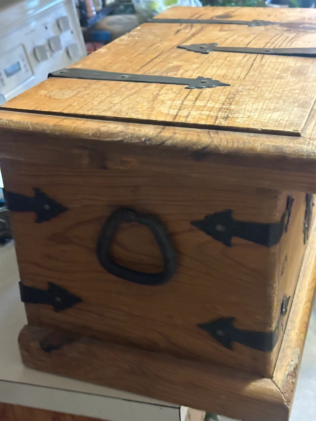Small rustic trunk - photo 3