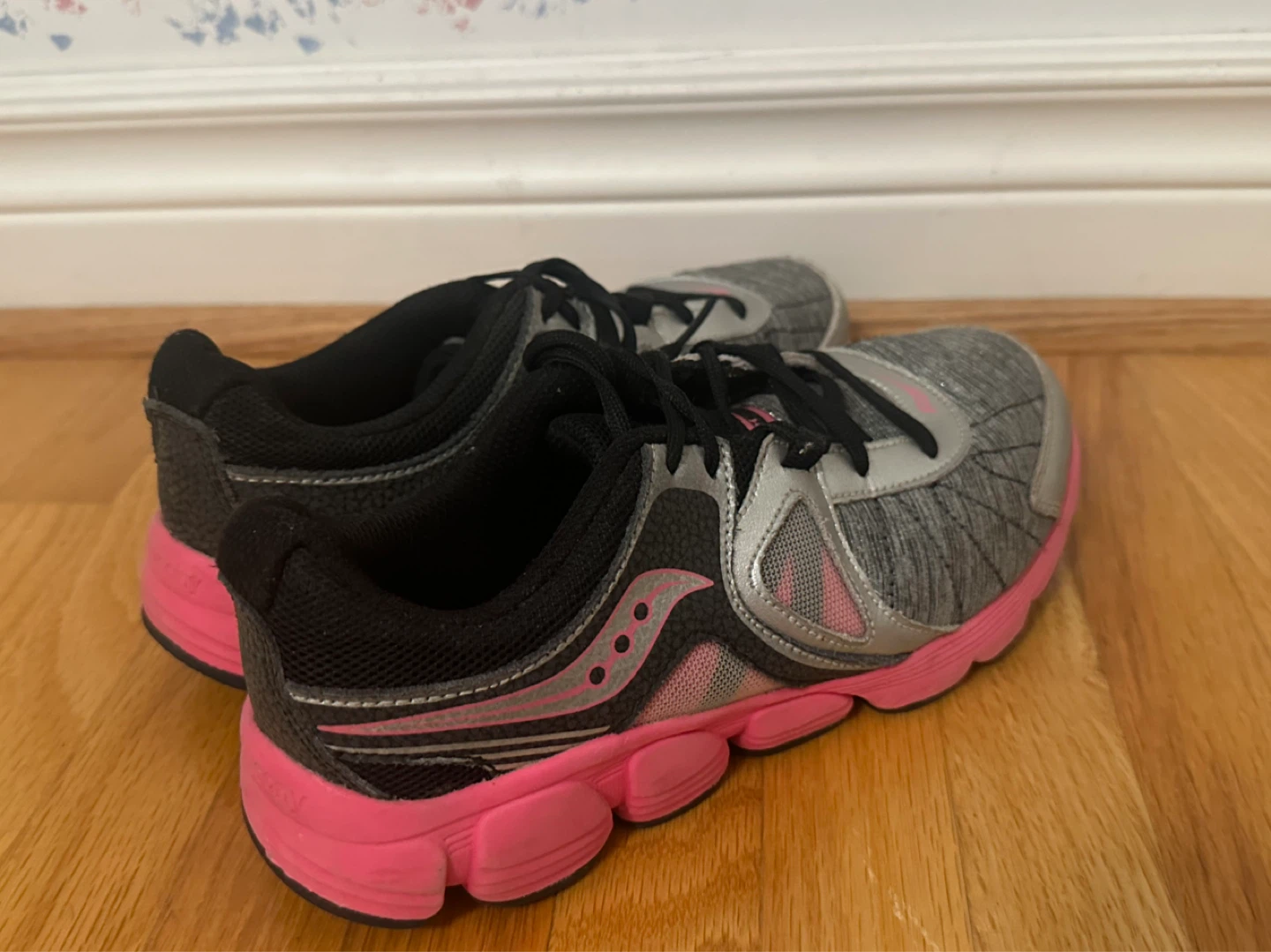 Saucony Kotaro 3 Girls Running Shoes-Size 4.5M - photo 2