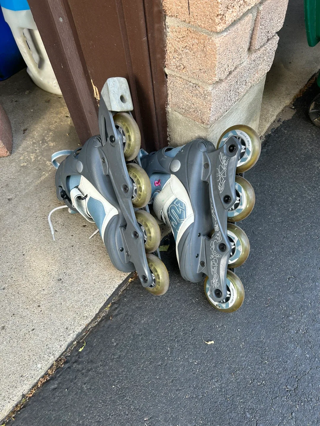 ROLLER BLADES - photo 2