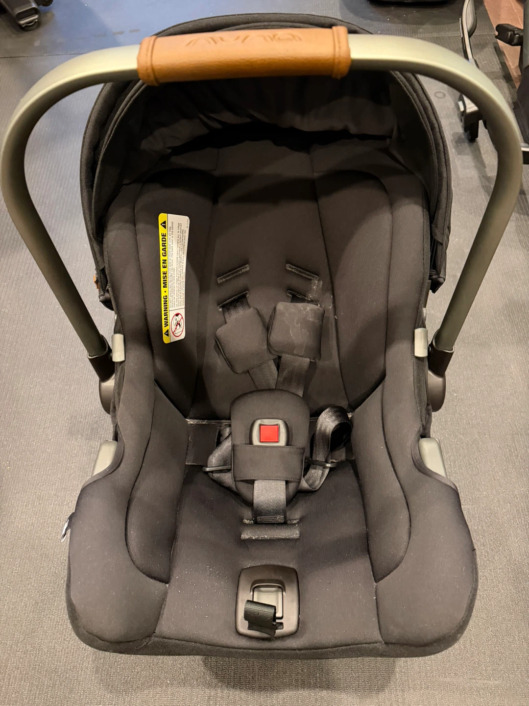 Nuna Pipa Car seat + Base - photo 2