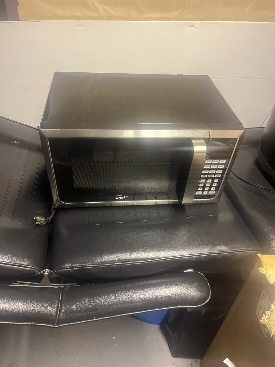 Magic Chef Microwave Oven
