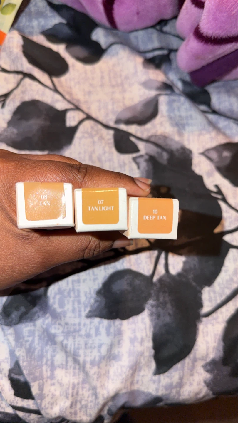 HUDA BEAUTY Concealer and foundation - photo 4