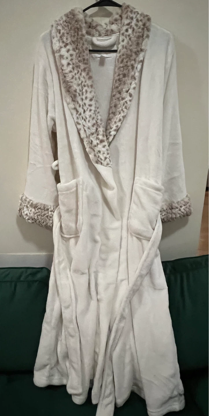 CAROLE HOCHMAN Plush Robe - photo 5