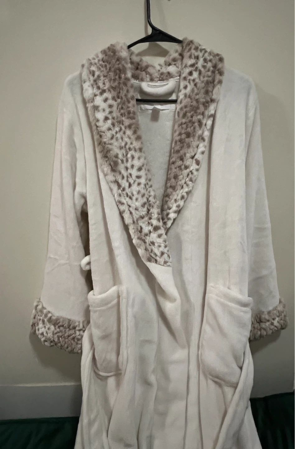 CAROLE HOCHMAN Plush Robe - photo 2