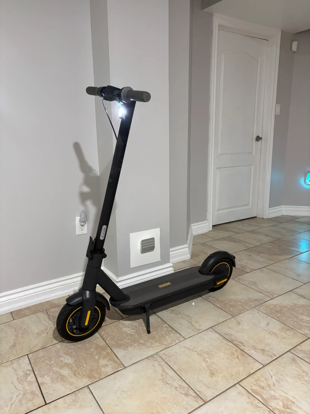 Segway Ninebot Electric Kickscooter G30P Max - photo 2