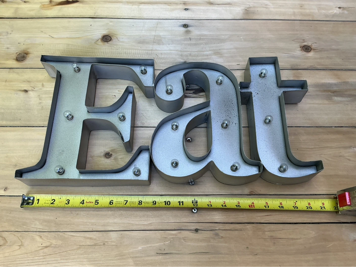 Vintage Marquee "EAT" Light up Sign Needs 2 Double AA Batteries