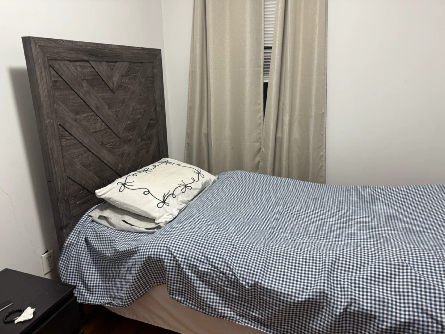 Wooden Headboard with Geometric Design - photo 2