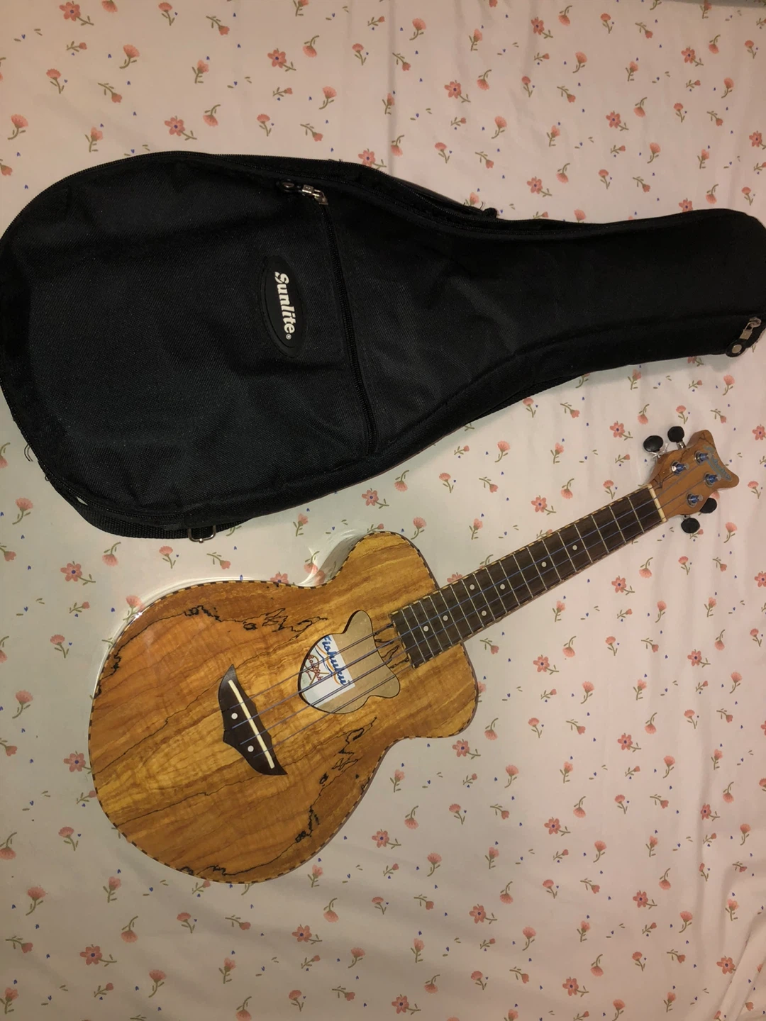Fishuku Concert Ukulele with Accessories