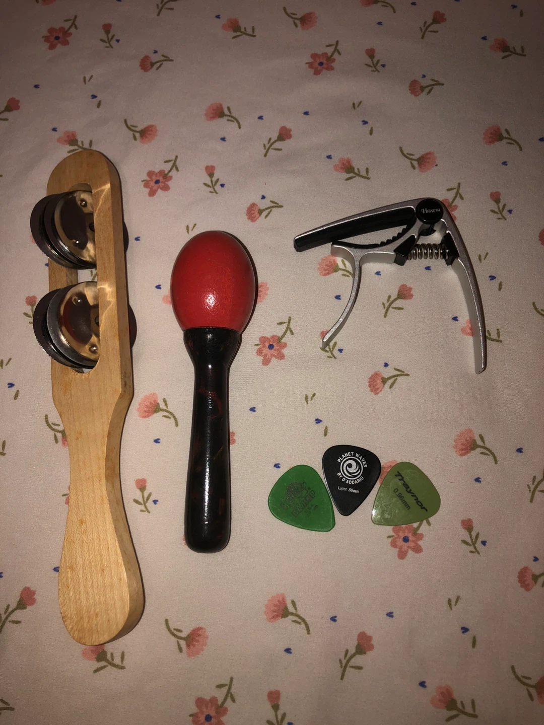 Fishuku Concert Ukulele with Accessories - photo 4
