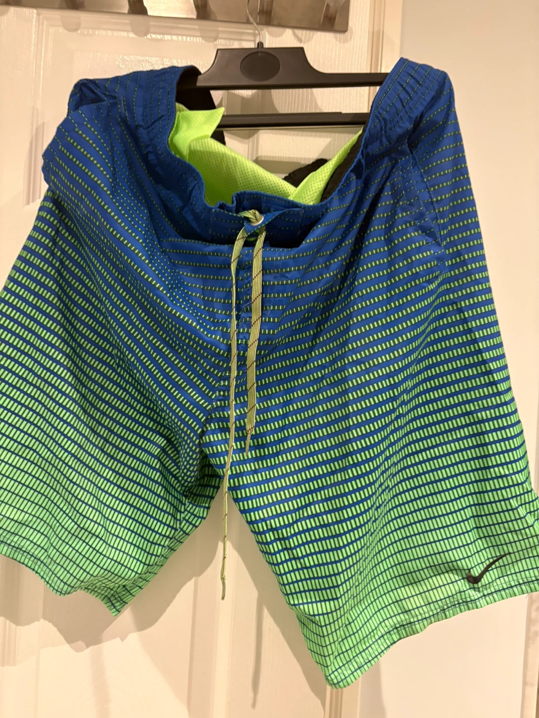 Nike Swim Trunks Size Medium Blue Green
