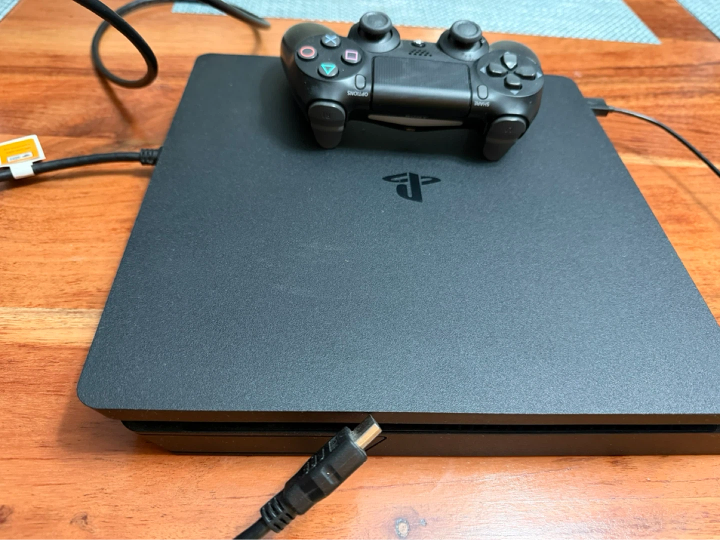 PlayStation 4 Slim 1TB - photo 3