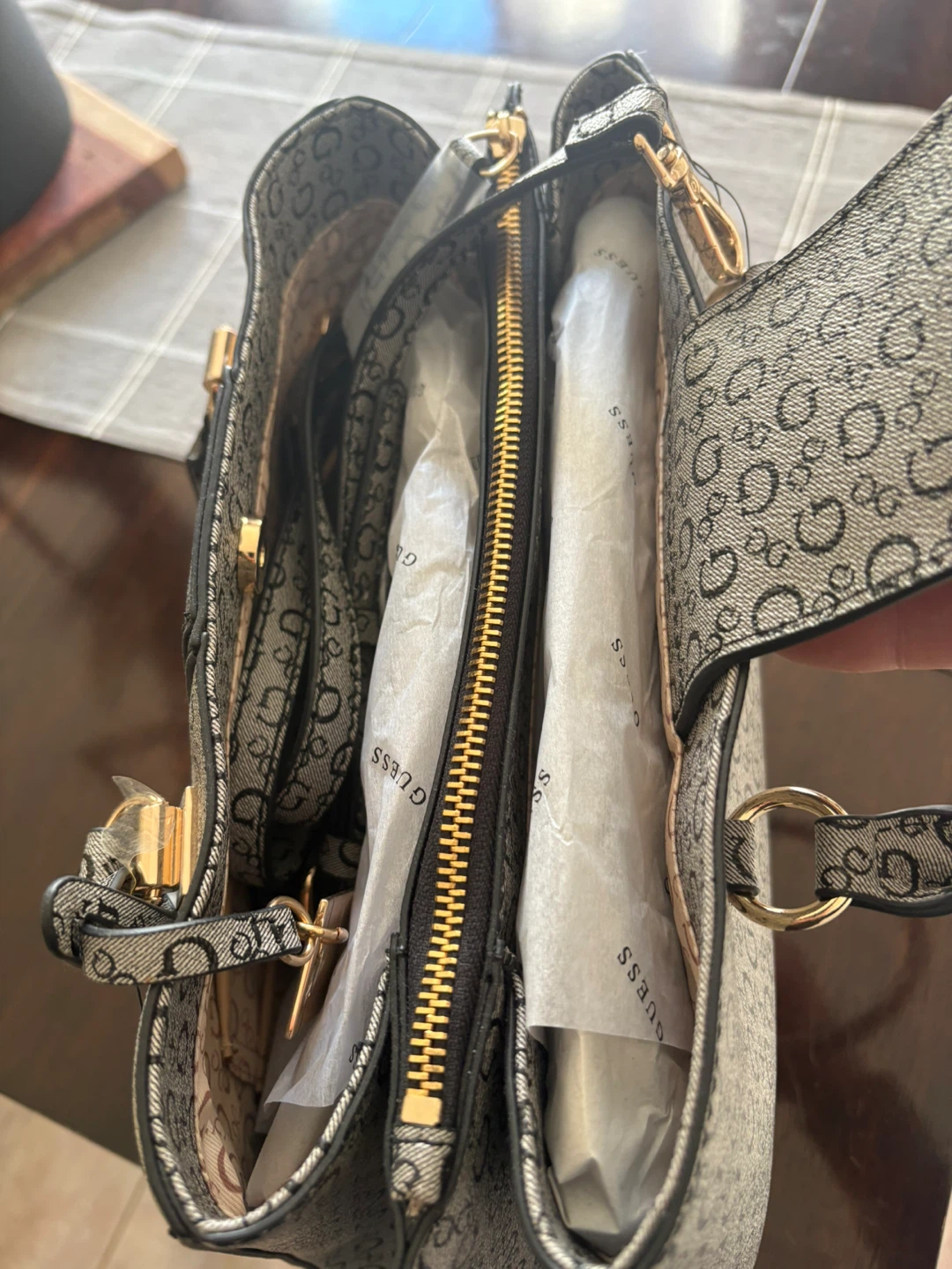 Guess Satchel Handbag - photo 2