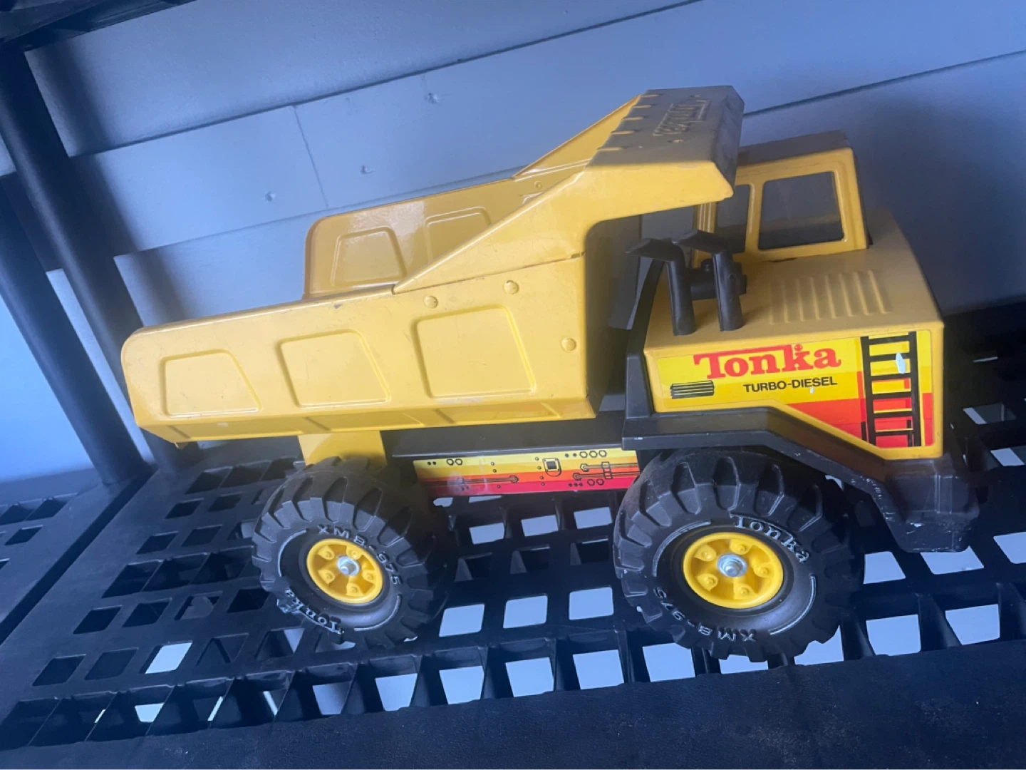 VINTAGE STEEL Tonka Turbo-Diesel Dump Truck Toy