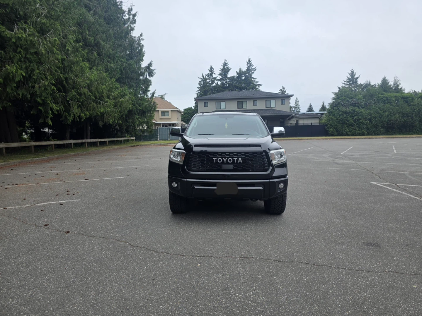 Toyota tundra crew max platinum