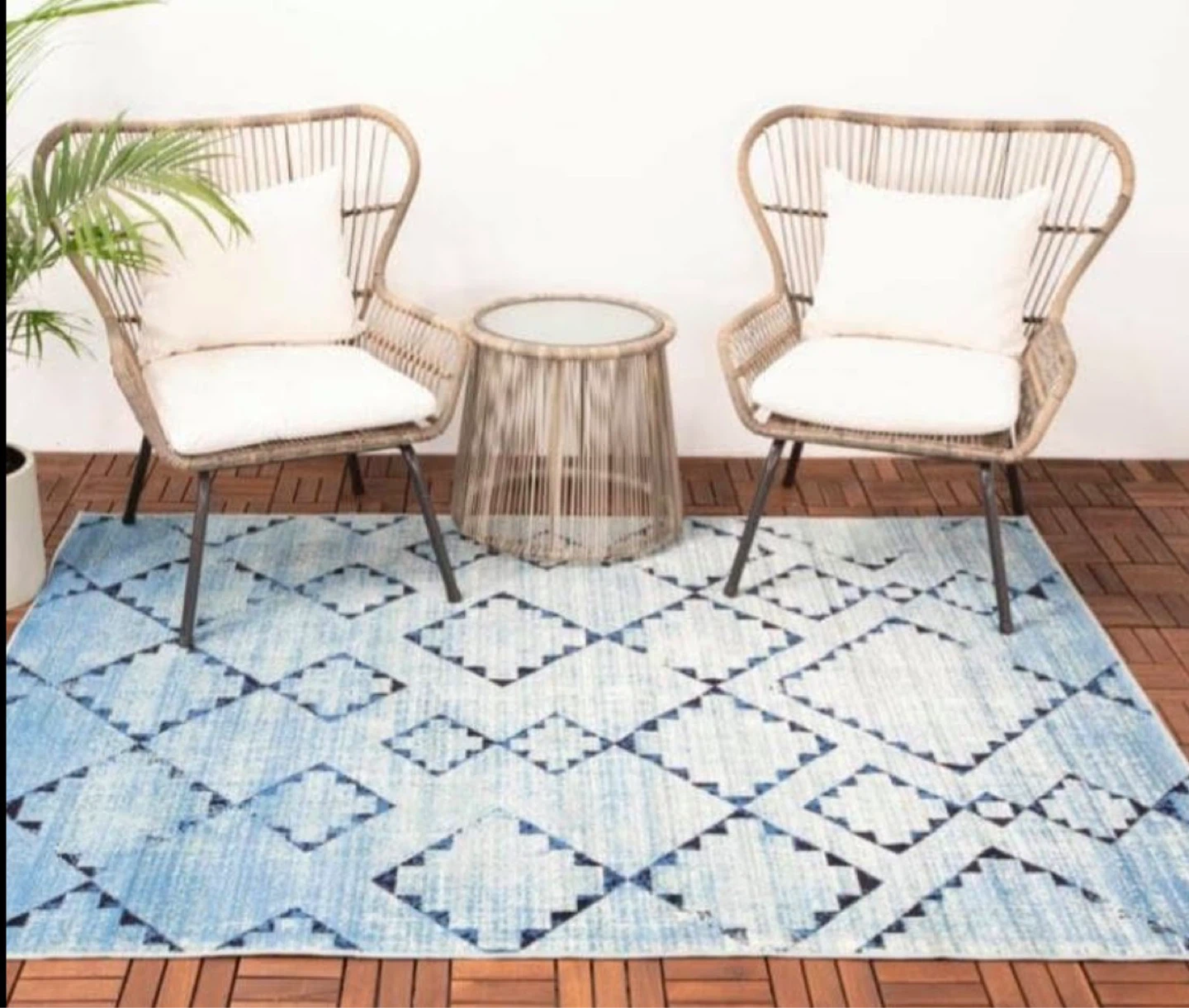 Brand New! Geometric Pattern Indoor/ Outdoor Area Rug