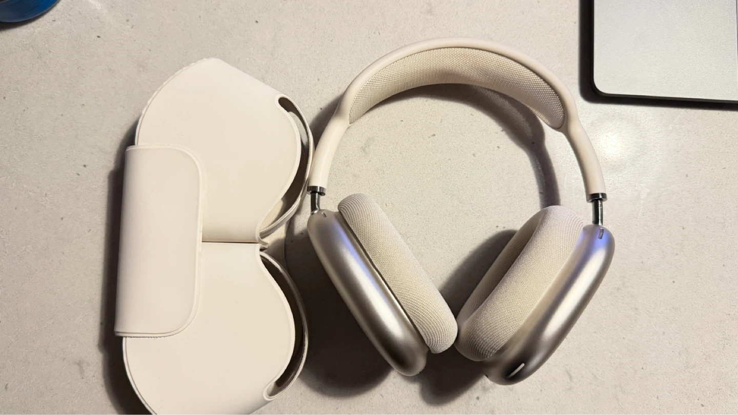 Apple AirPods Max USB-C (Not Lightning Version)