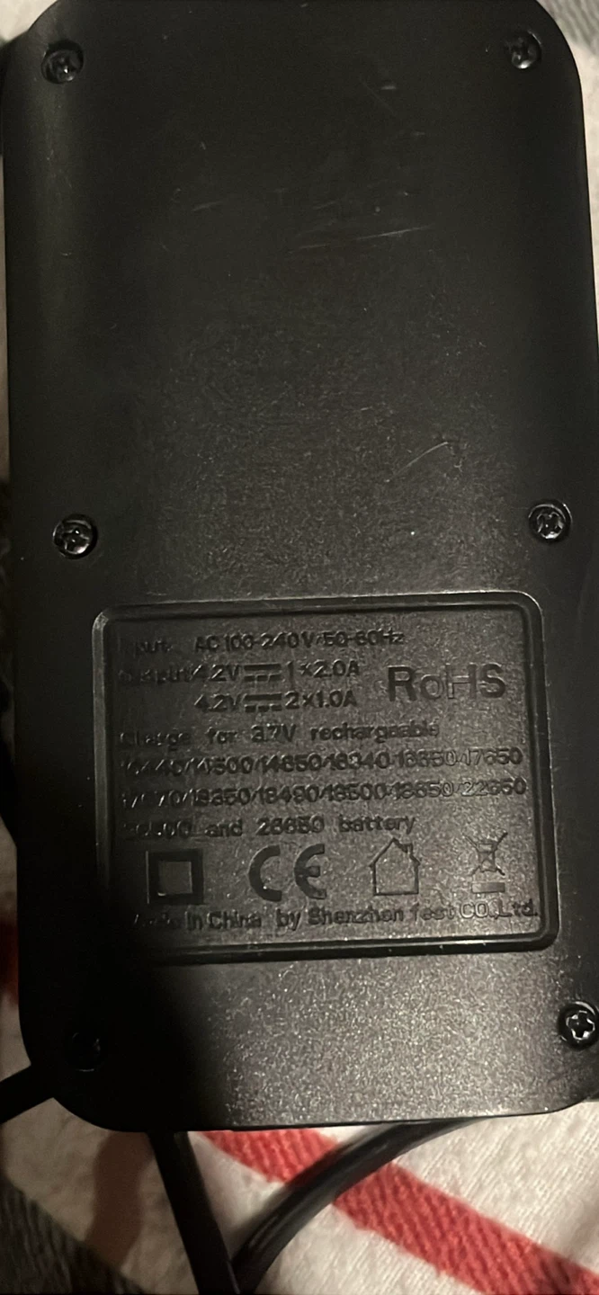 Efest Battery Charger with 2 Batteries - photo 3