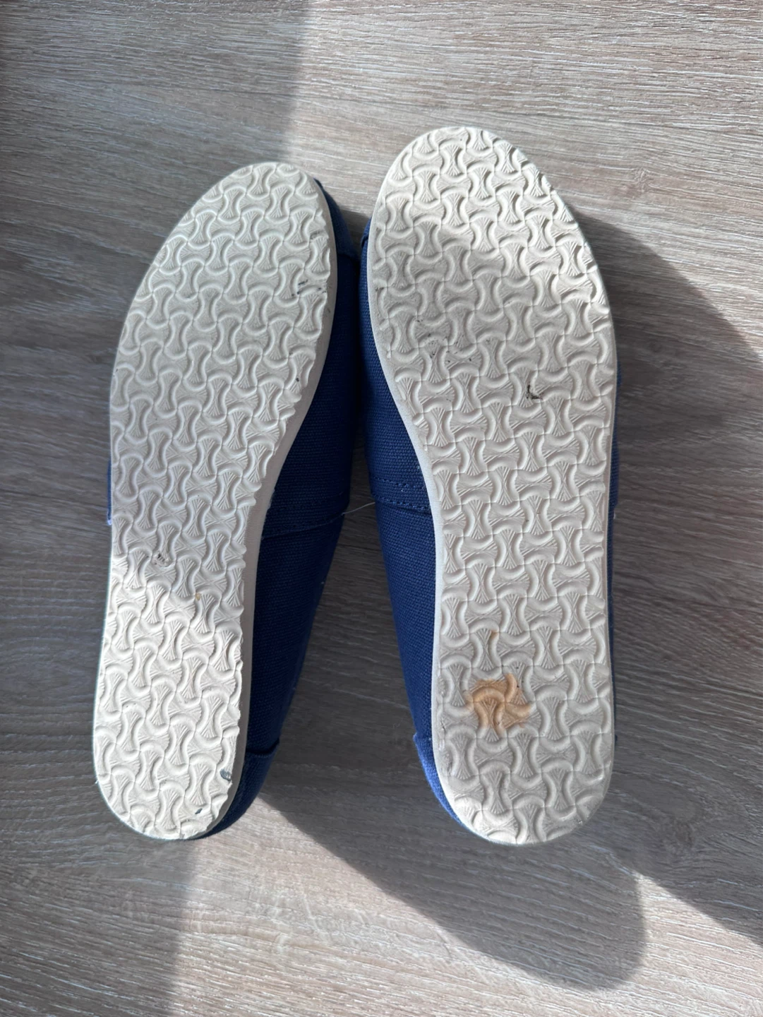 TOMS Navy Canvas Slip-On Shoes - photo 4
