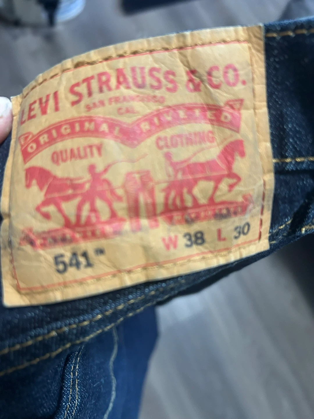 Levi’s 541 jeans 38x30 dark and light wash - photo 5