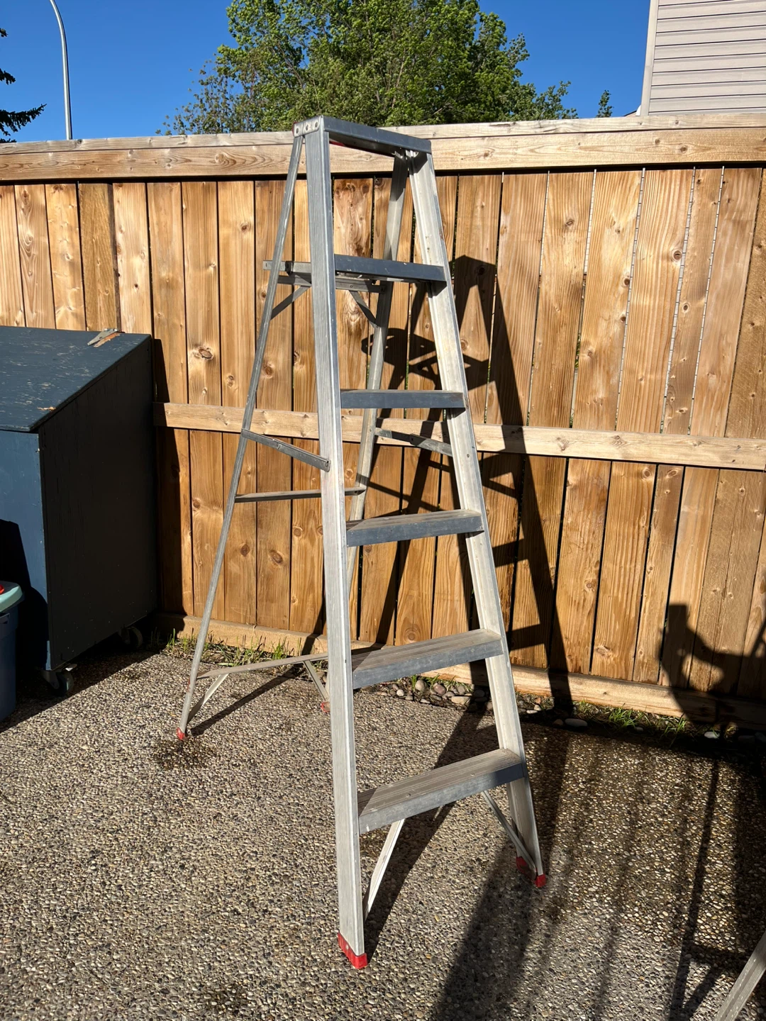 6ft Aluminum Step Ladder With Fold down  Tray - photo 5