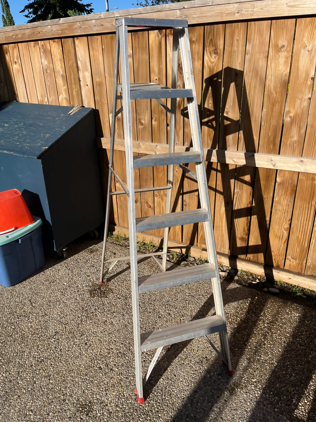 6ft Aluminum Step Ladder With Fold down  Tray - photo 4