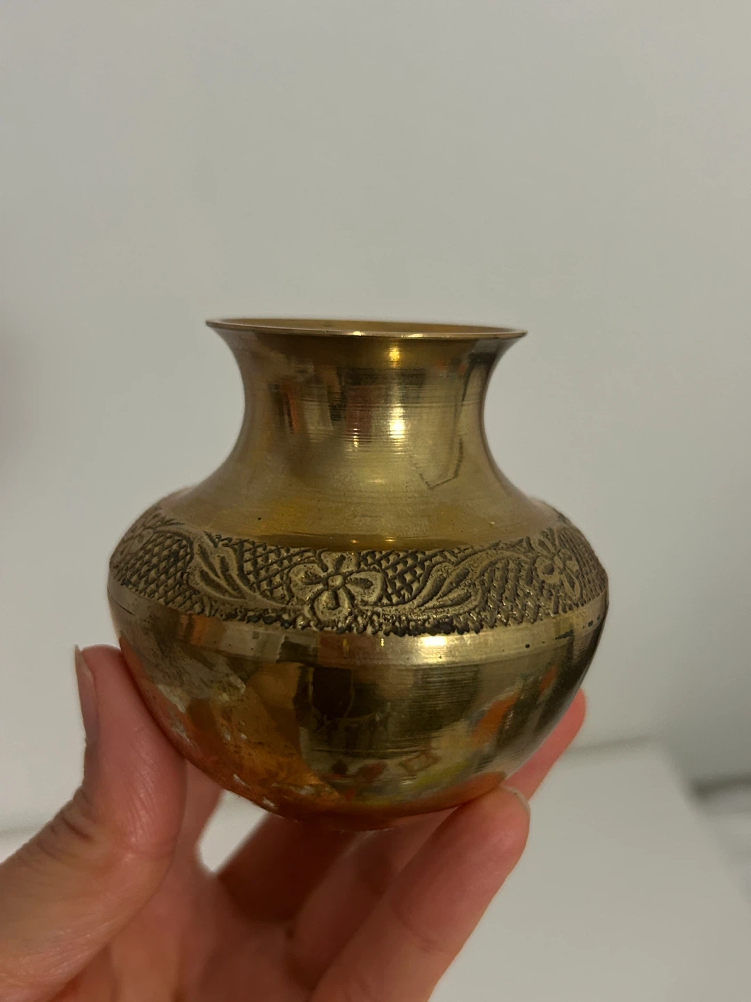 Brass decorative pot