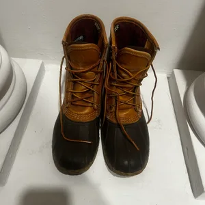 L.L.Bean Gore-Tex Thinsulate Bean Boots - Men’s 7 / Women’s 9.