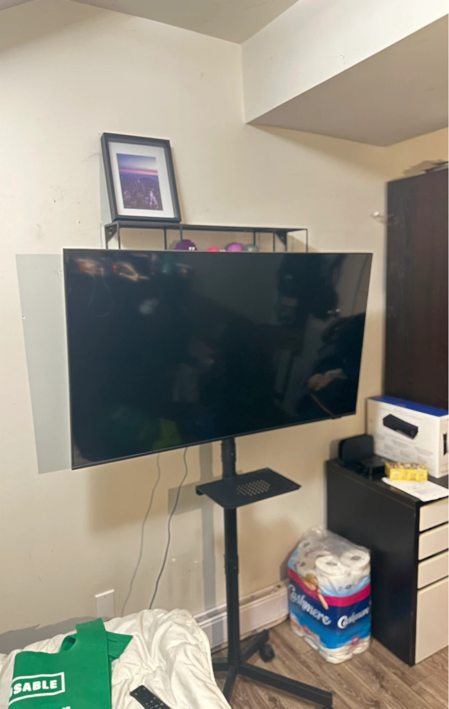 Samsung 50” 2024 4K QLED Smart TV with portable stand - photo 2