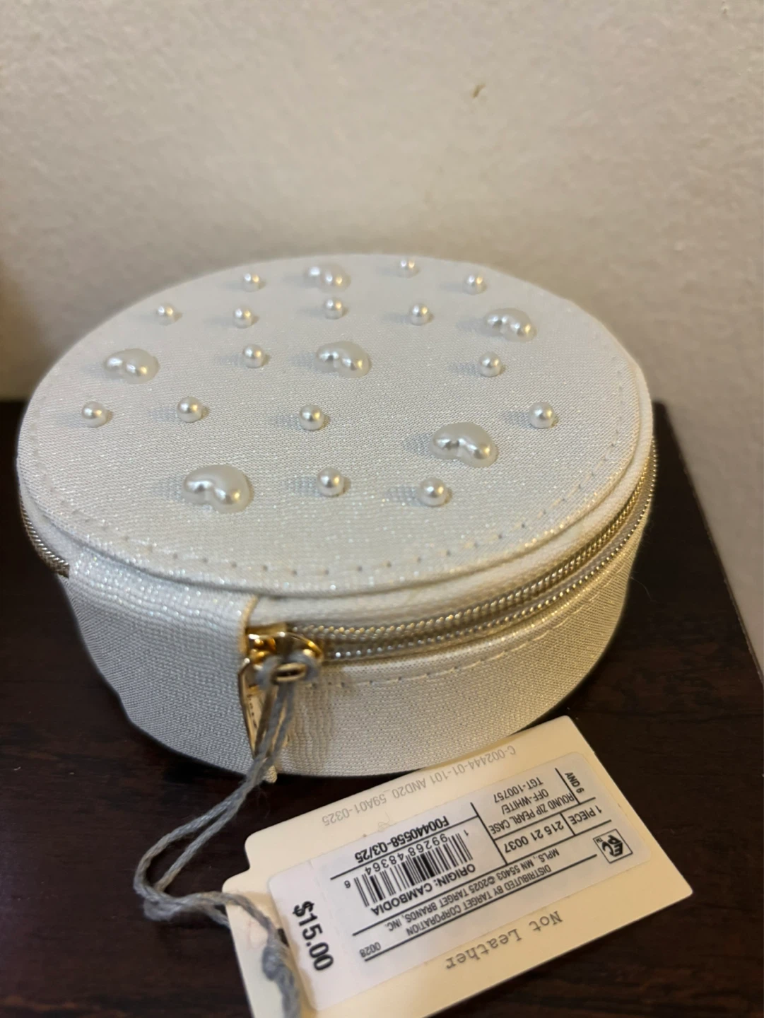NEW-White Faux Leather Jewelry Case with Pearls